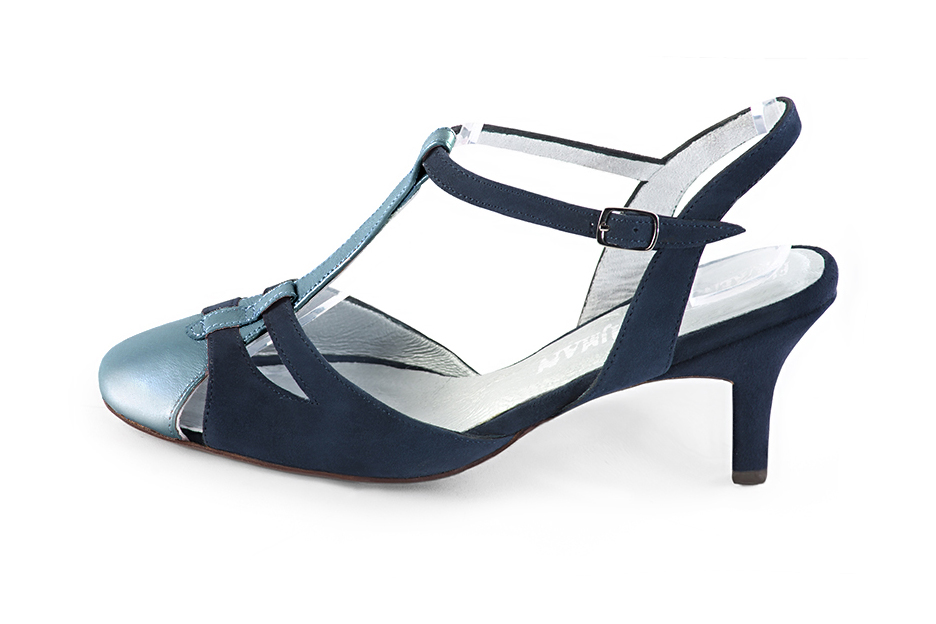 French elegance and refinement for these peacock blue dress open back T-strap shoes, 
                available in many subtle leather and colour combinations. Its comfortable fit will accompany you until the end of the night.
Its charming, playful cutout gives you plenty of customization options.  
                Matching clutches for parties, ceremonies and weddings.   
                You can customize these shoes to perfectly match your tastes or needs, and have a unique model.  
                Choice of leathers, colours, knots and heels. 
                Wide range of materials and shades carefully chosen.  
                Rich collection of flat, low, mid and high heels.  
                Small and large shoe sizes - Florence KOOIJMAN